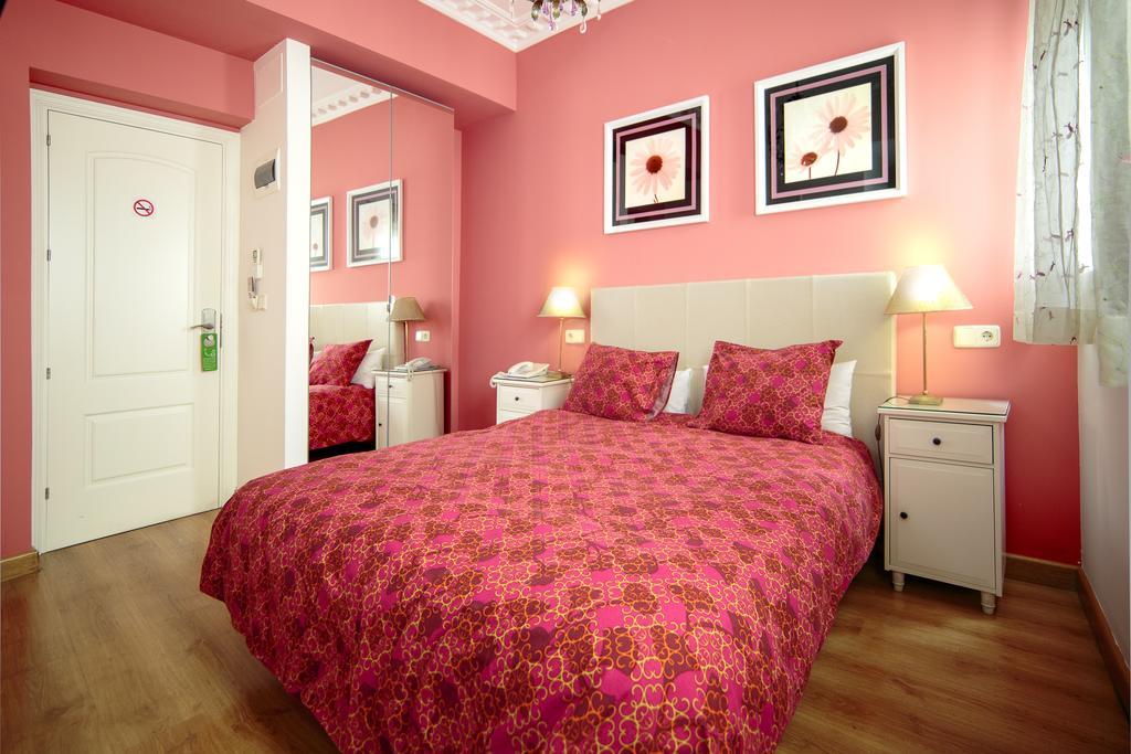 Hostal Adria Santa Ana, Madrid